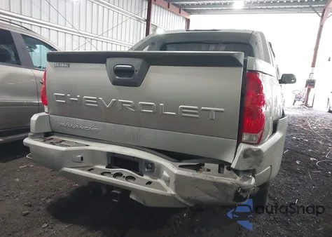 2002 Chevrolet Avalanche 1500 из США, поврежденный, VIN 3GNEC13T02G117284